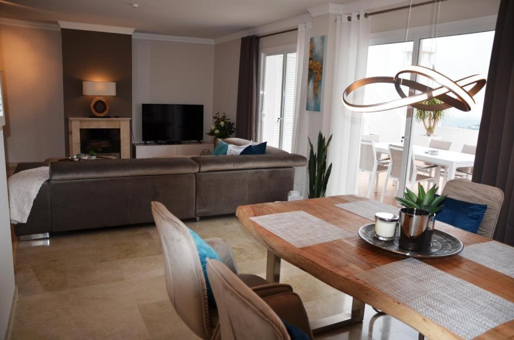 Penthouse Mit Privatem Jacuzzi In Marbella - La Mairena Apartment Ojen Bagian luar foto
