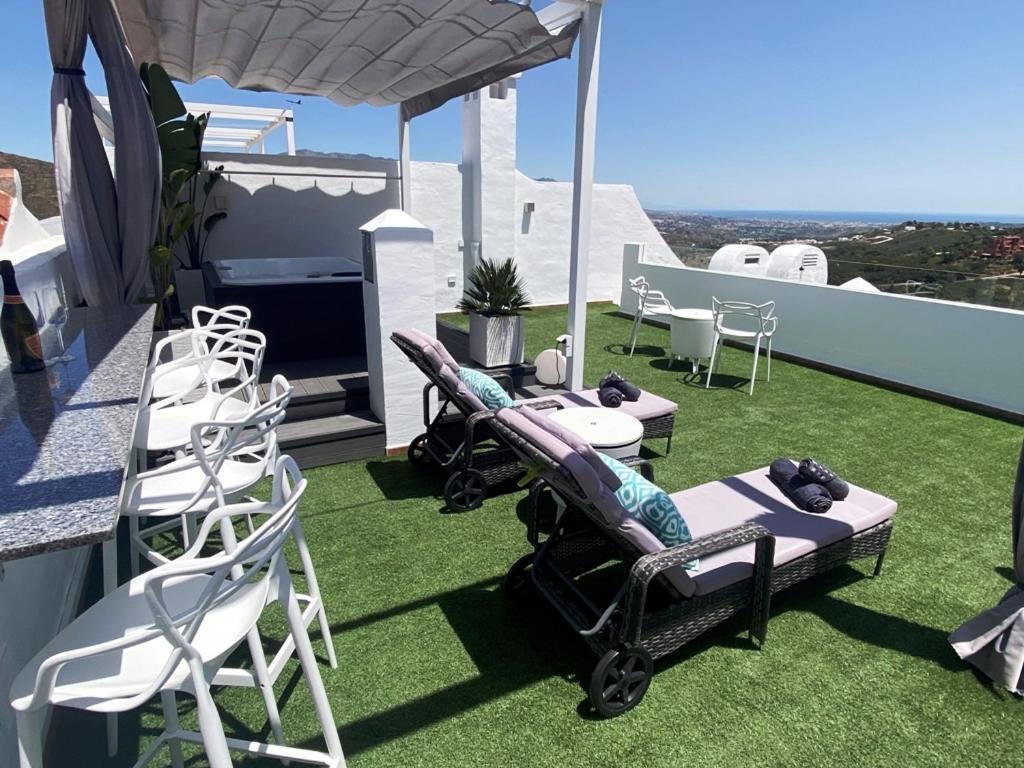 Penthouse Mit Privatem Jacuzzi In Marbella - La Mairena Apartment Ojen Bagian luar foto