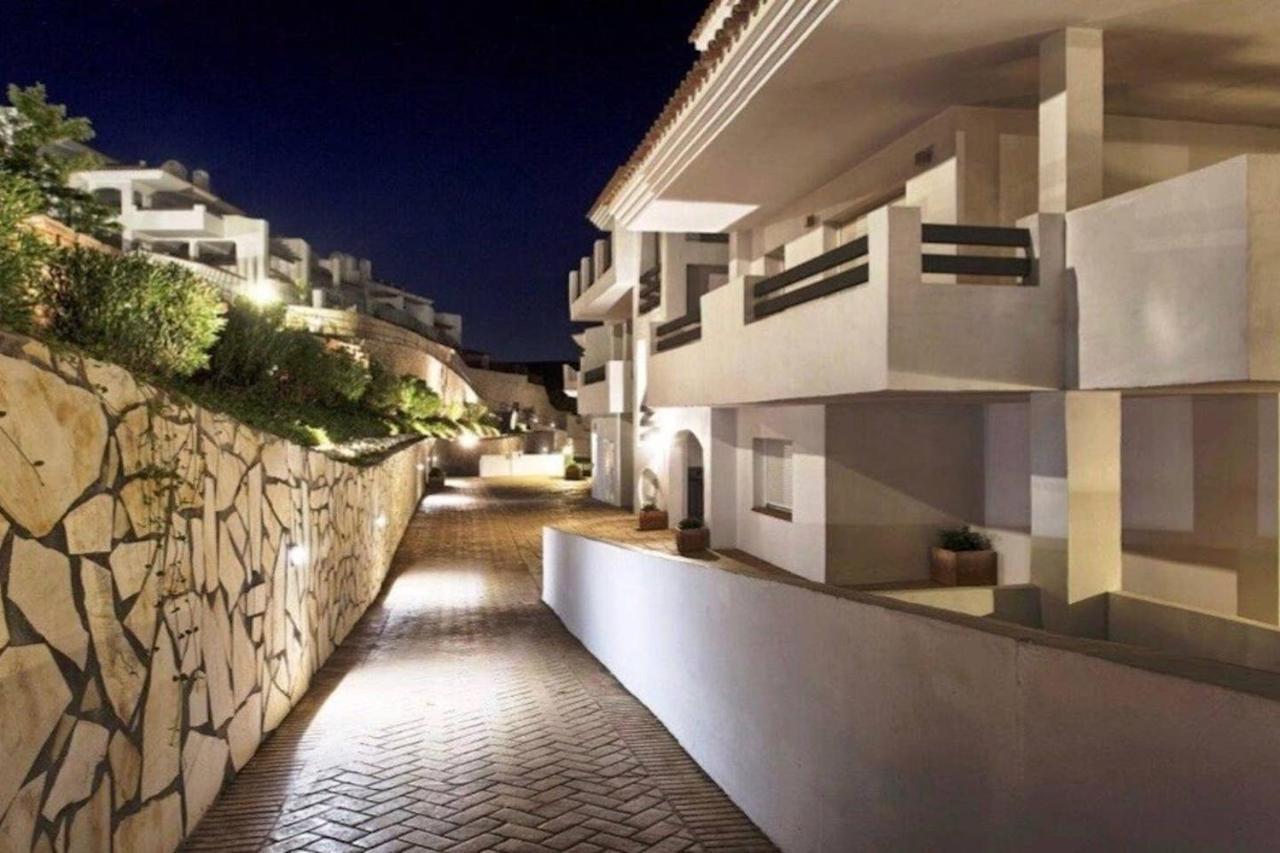 Penthouse Mit Privatem Jacuzzi In Marbella - La Mairena Apartment Ojen Bagian luar foto
