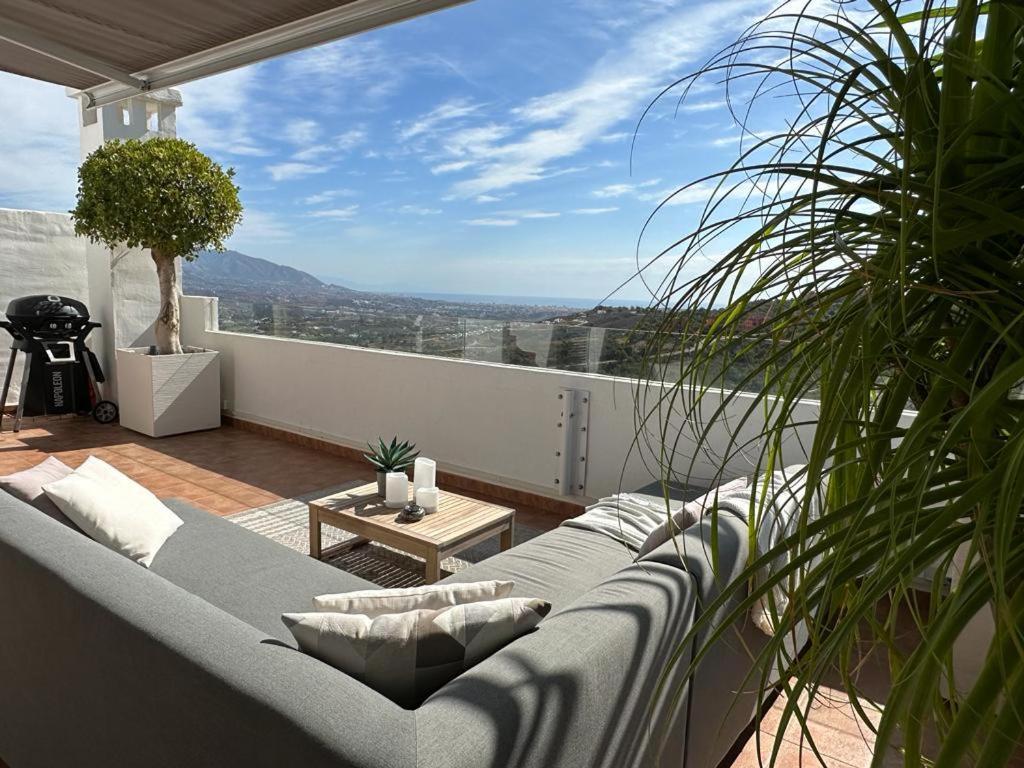 Penthouse Mit Privatem Jacuzzi In Marbella - La Mairena Apartment Ojen Bagian luar foto